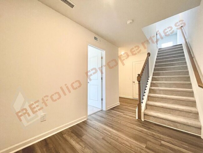 Foto del edificio - Brand New 3 Story 4 bedroom, 3.5 bathroom ...