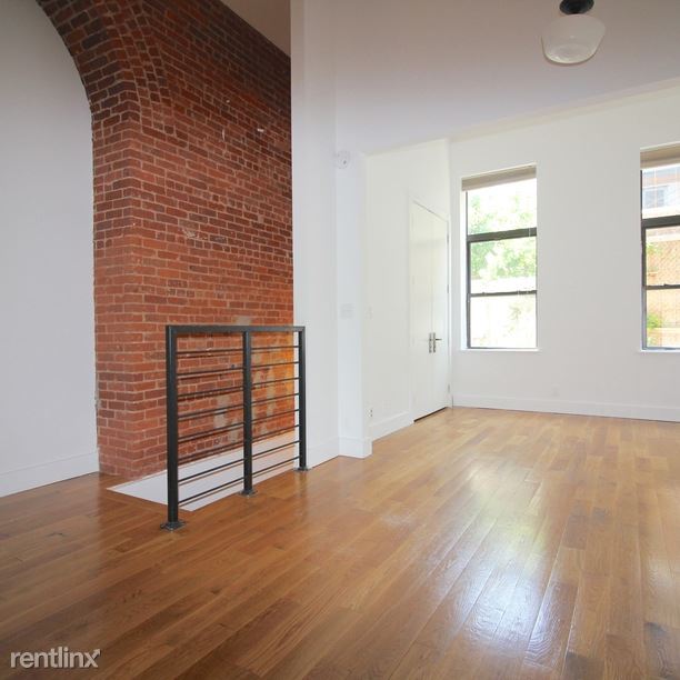 Foto principal - 949 Willoughby Ave