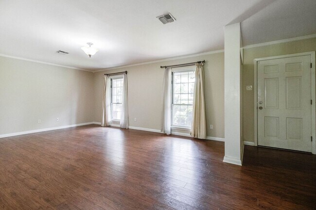 Foto del edificio - Beautiful 3 bedroom, 2 bathroom home avail...