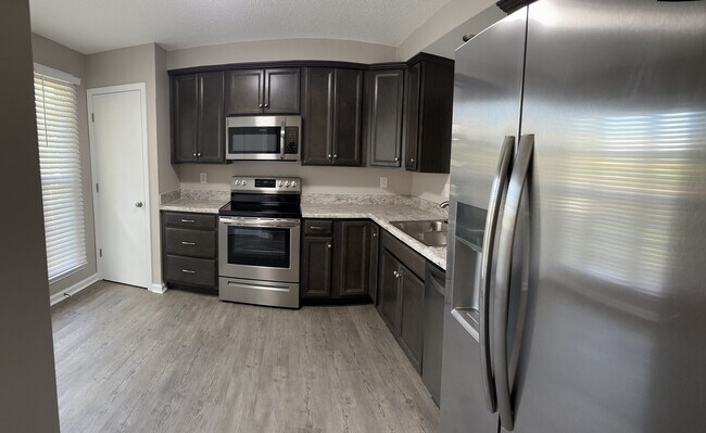 Eat-in Kitchen - 3090 Woody Ln