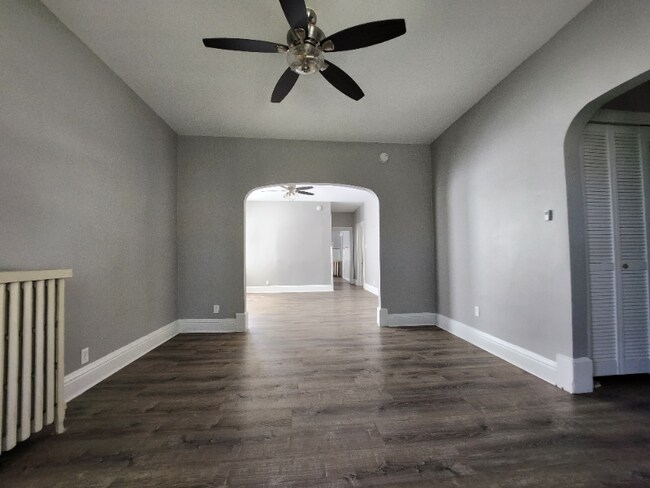 Foto del edificio - 392 W Hickory St