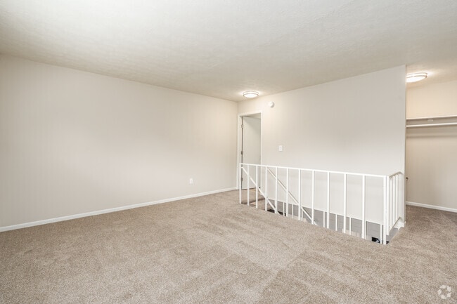 1BR, 1BA - 600SF - Bedroom - Creekbend & Chase Townhomes