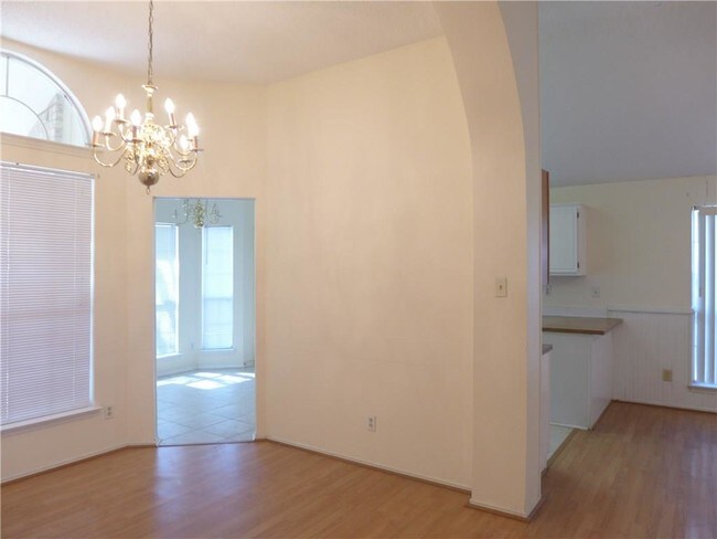 Building Photo - 5202 Rio Bravo Dr