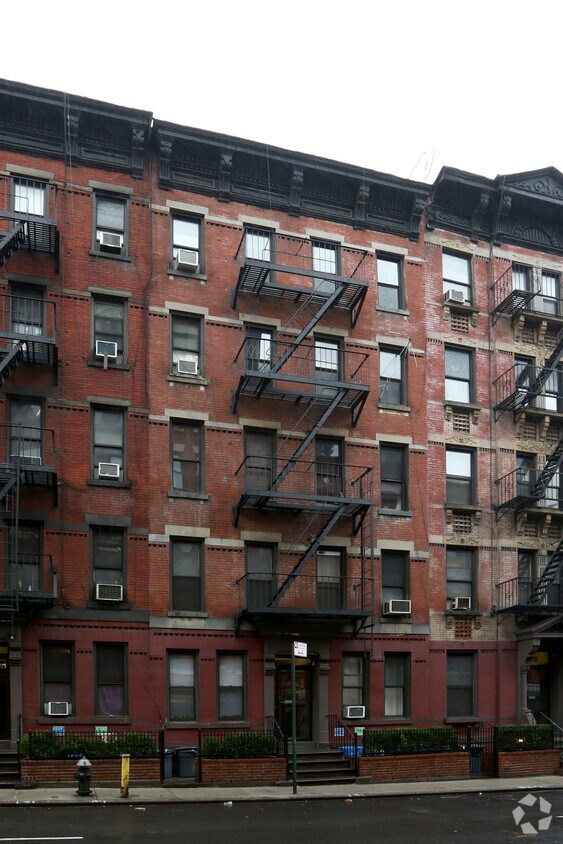 Foto del edificio - 423 W 45th St