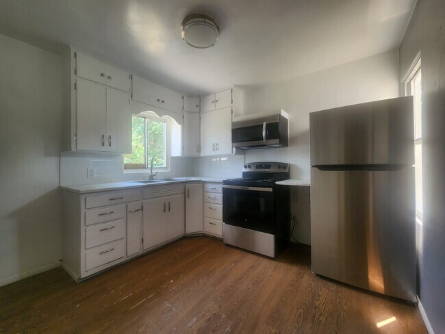 Building Photo - Elba Cottage