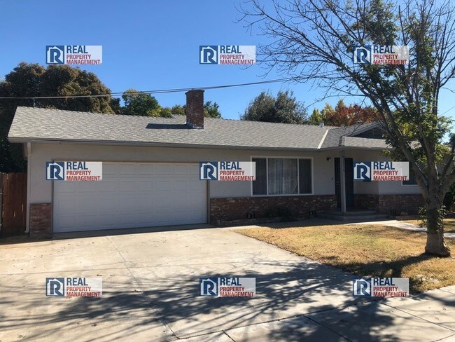 Building Photo - 2316 Newport Dr