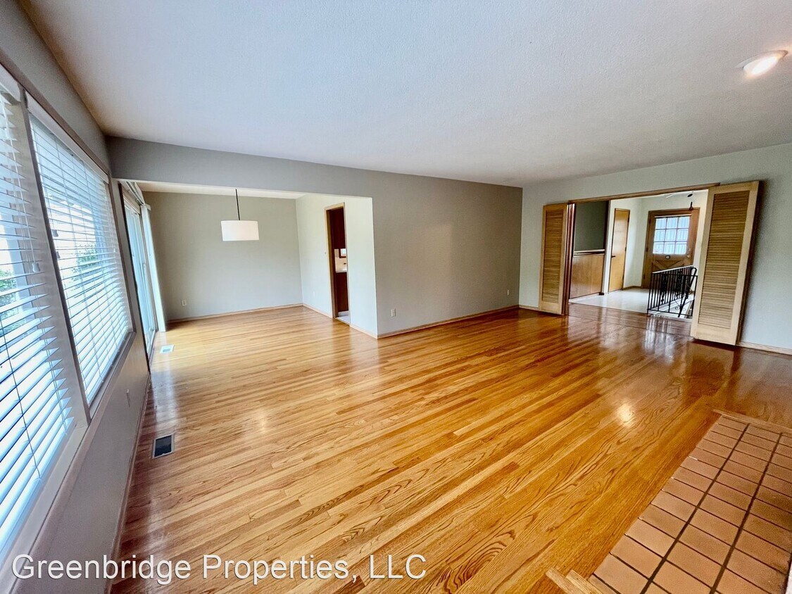 Primary Photo - 3 br, 2 bath House - 2037 SE 102nd Ave.