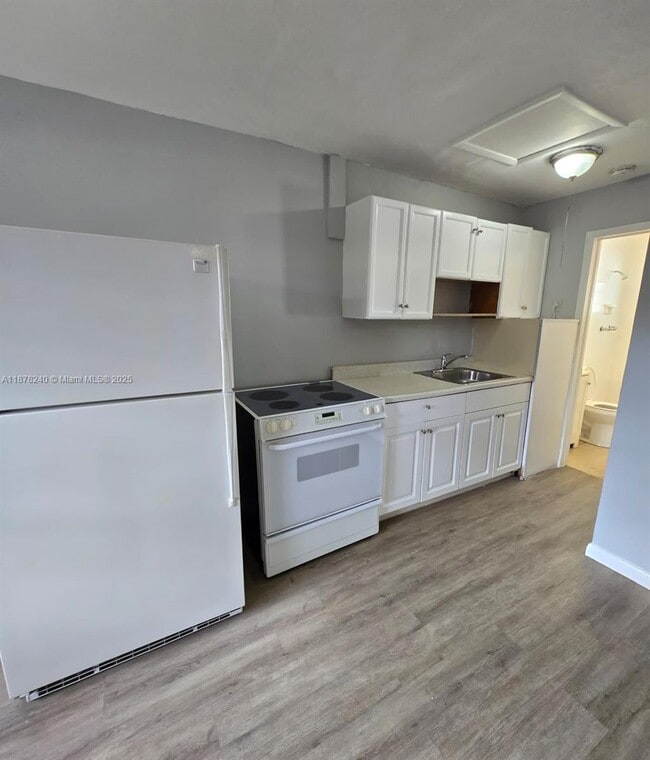 Building Photo - 3971 SW 12th Pl