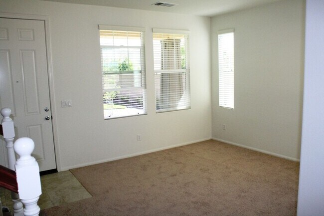 Foto del edificio - Wolf Creek/South Temecula - 4 Bedroom, 2.5 Bath Home