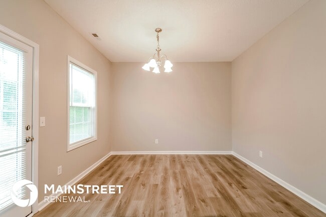 Foto del edificio - 4102 Lady Slipper Ln