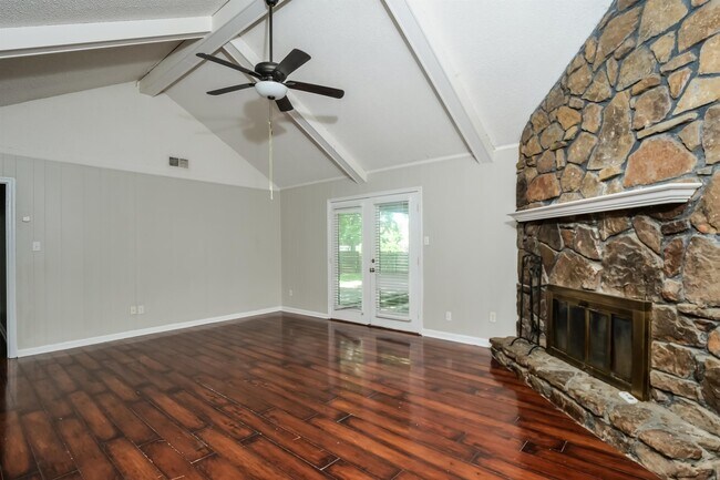 Foto del edificio - 8210 Valley Ridge Trail