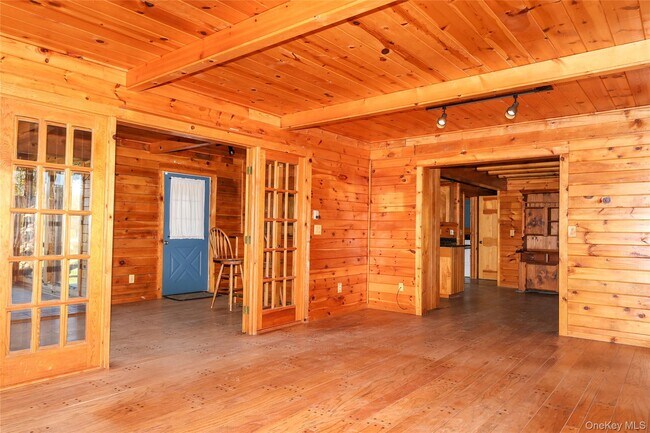 Foto del edificio - 618 Clapp Hill Rd