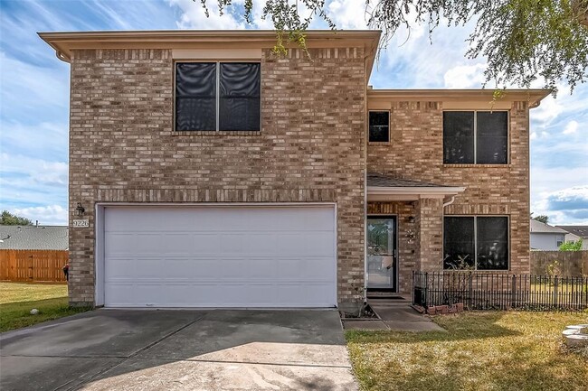 Foto del edificio - 9226 MacMillan Ln