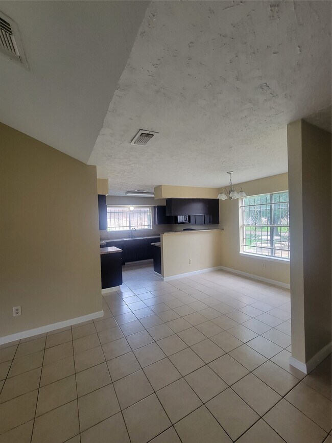 Foto del edificio - 19330 Cypress Bay Dr