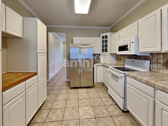 Foto del edificio - 9846 Alexanders Ridge Dr