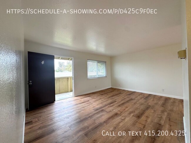 Building Photo - 102 E Bernal Dr