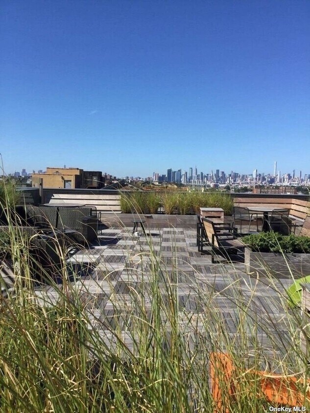 Foto del edificio - 77-11 35th Ave