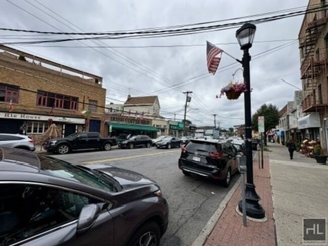 Building Photo - Mclean ave,YONKERS