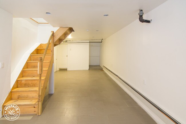 Foto del edificio - 1238 Bedford Ave