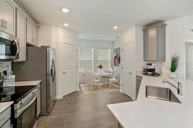 Foto del edificio - 3048 Armstrong Ave