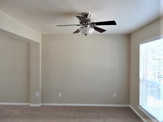 Foto del edificio - 8140 Waterbury Pl NW