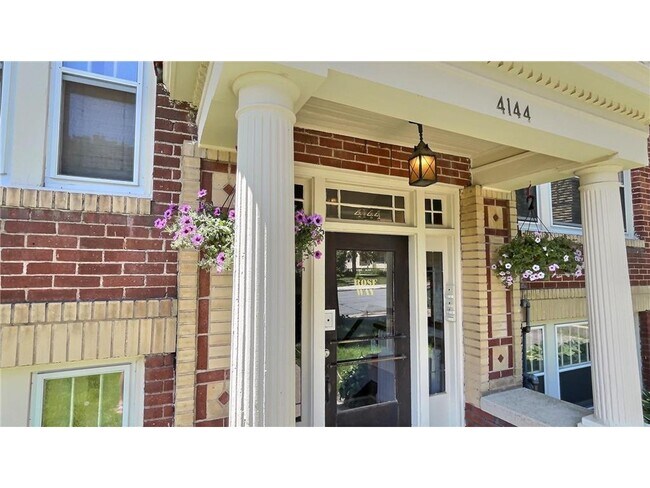 Foto del edificio - 4144 Bryant Ave S