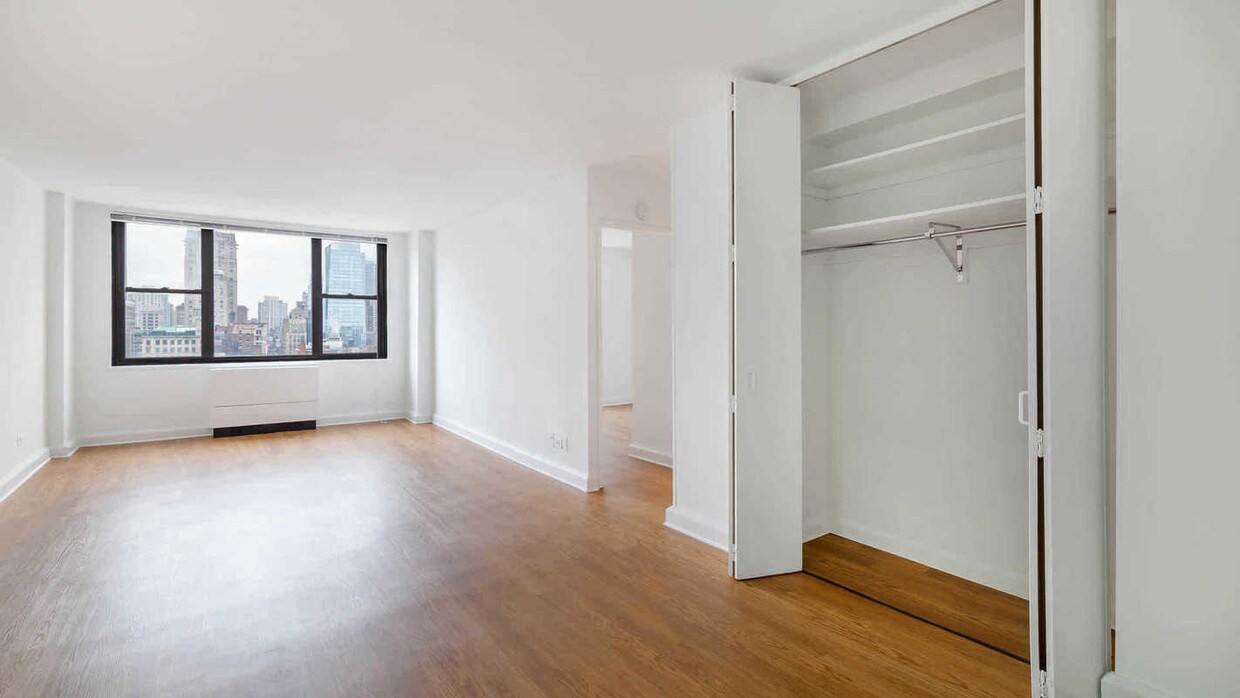 Primary Photo - 465 2nd Ave
