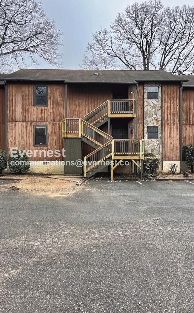 Building Photo - Spacious Condo with 2 bed / 2 bath / Pet Friendly / Available Now!