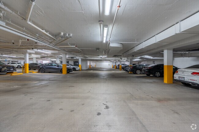 Cochera - The Luxe Residential