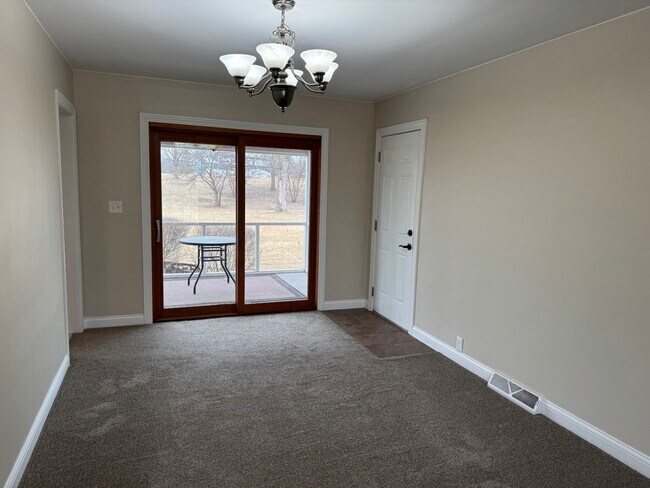 Foto del edificio - 233 Manor Dr