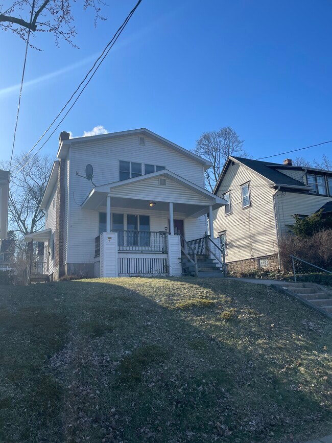 Front of house - 638 Fellows Ave