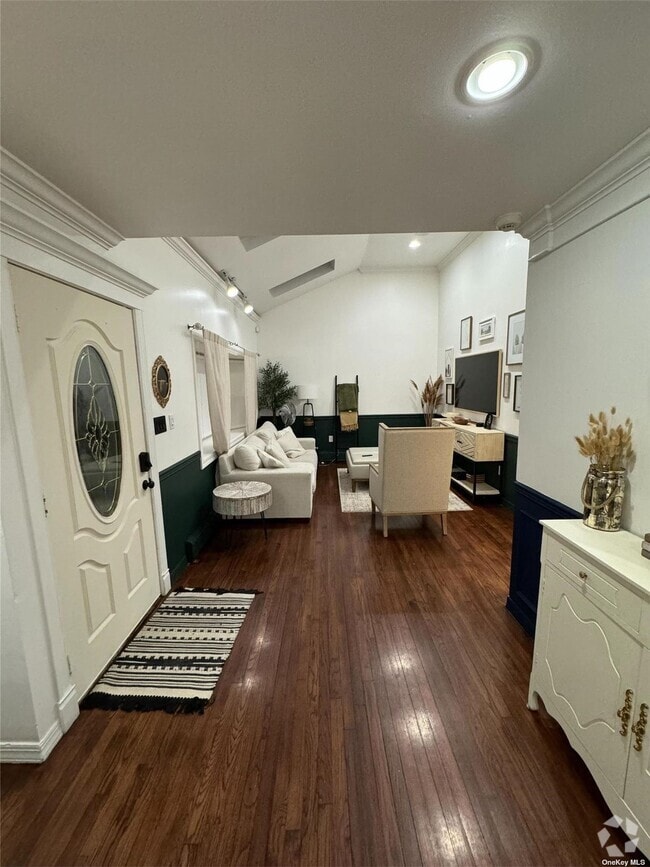 Brentwood Park Student Apartments for Rent Brentwood, NY 1 Rentals