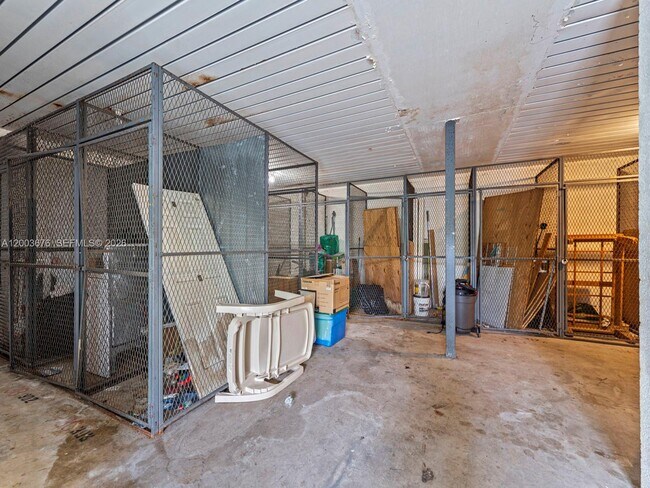 Foto del edificio - 4235 N University Dr