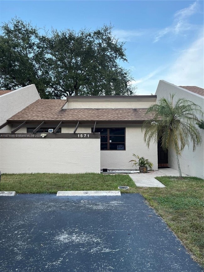 Building Photo - 1571 NW 98th Way