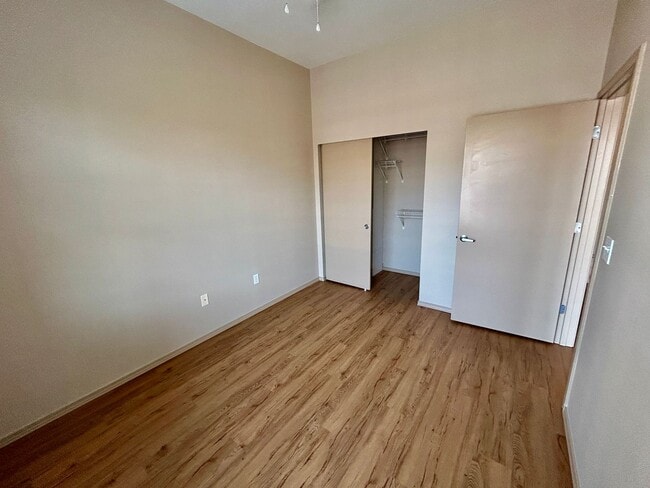 Building Photo - 1323 Boren Ave