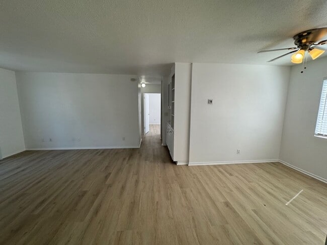 Foto del edificio - 953 W 1st St