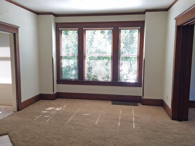 Foto del edificio - 5 bedroom house in the heart of Corvallis!