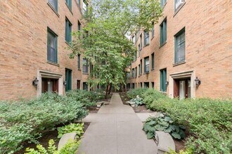 Building Photo - 7736 N Eastlake Terrace