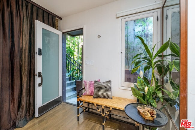 Foto del edificio - 2066 Glencoe Way