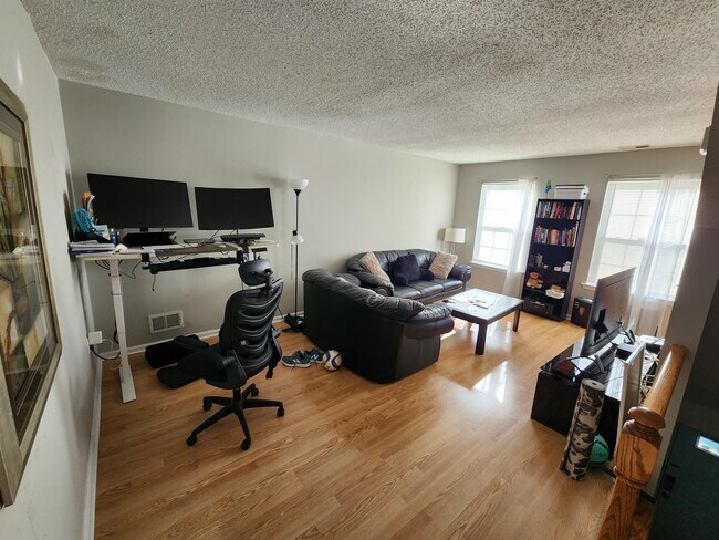 Foto del edificio - 268 Matthews Drive