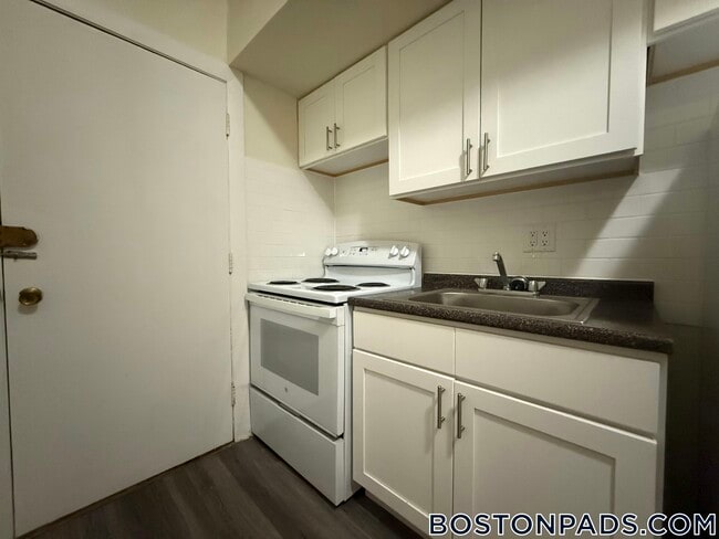 Building Photo - 1185 Boylston St