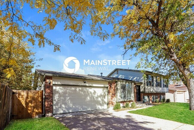 Building Photo - 4 Bedroom Pet-Friendly Home in AURORA, CO with Main Street Renewal