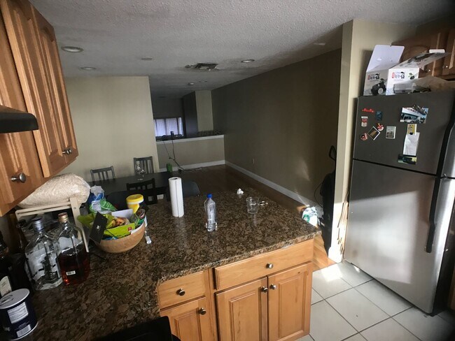 Foto del edificio - Multi-level townhome in a prime location near Coolidge Corner!