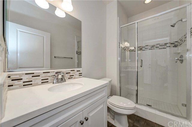 Building Photo - 76 Scarlet Bloom