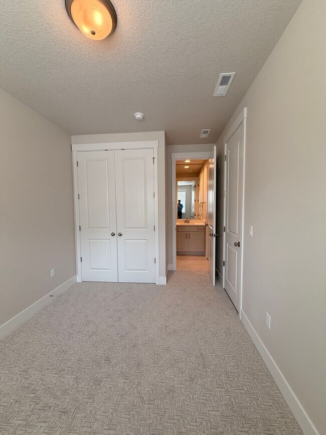 Building Photo - Brand New 4 Bedroom Home on Moon MTN!!