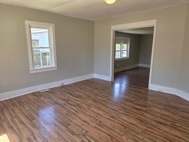 Building Photo - Cozy 3 Bedroom Home in Clarksville!
