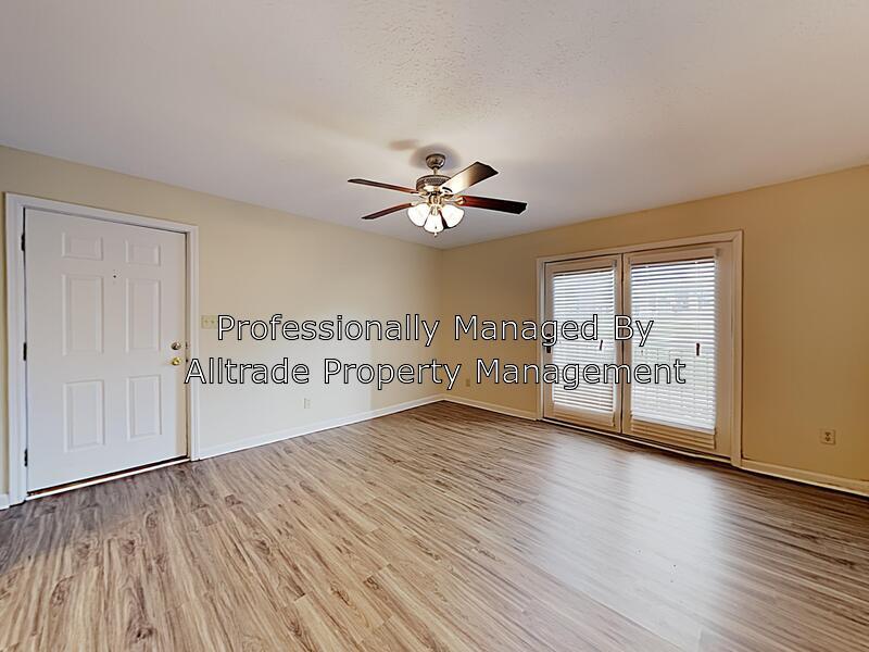 Primary Photo - 4005 Deer Park Cir