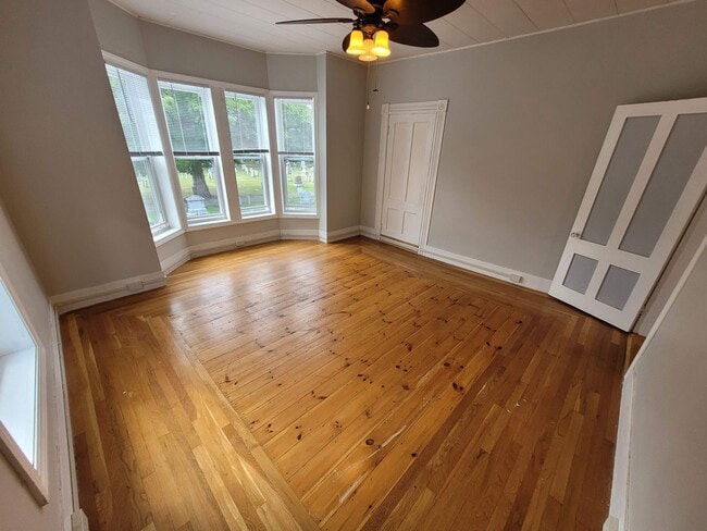 Building Photo - 145 Pine St