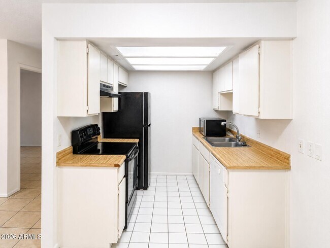 Foto del edificio - 2931 E Beck Ln