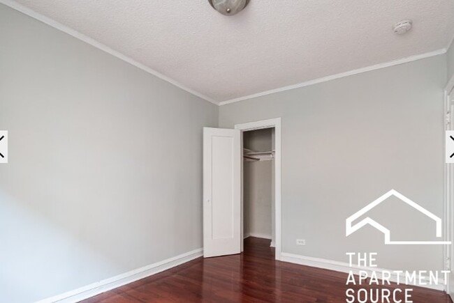 Building Photo - 542 W Surf St